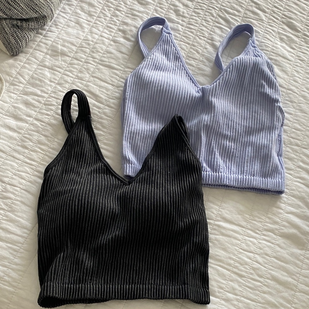 Reverse Ribbed V-Neck Tank Tops - Black and Lavender